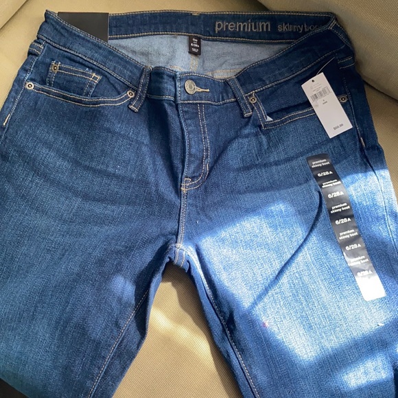 NWT GAP women’s, medium wash, skinny boot jeans, never worn. - Picture 2 of 5